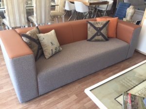 Sofa, Moreno Y gris