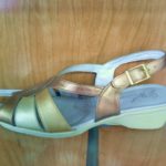 Sandalia de piel ancho especial color oro, cobre y platino producto Español - Torrevieja