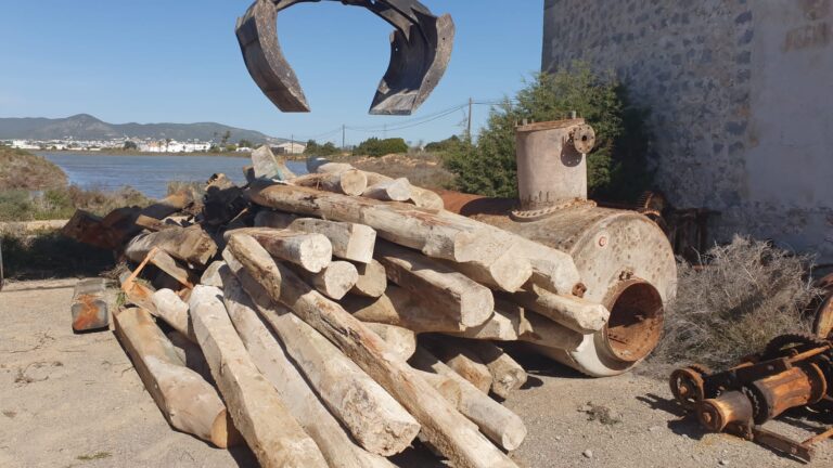 N2 (#ID:26190-26192-medium_large)  Vigas de madera de la categoria Materiales de construcción y que se encuentra en Ibiza, Sin especificar, Consultar, con identificador unico - Resumen de imagenes, fotos, fotografias, fotogramas y medios visuales correspondientes al anuncio clasificado como #ID:26190