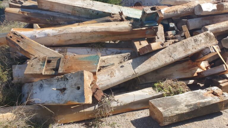N3 (#ID:26190-26193-medium_large)  Vigas de madera de la categoria Materiales de construcción y que se encuentra en Ibiza, Sin especificar, Consultar, con identificador unico - Resumen de imagenes, fotos, fotografias, fotogramas y medios visuales correspondientes al anuncio clasificado como #ID:26190