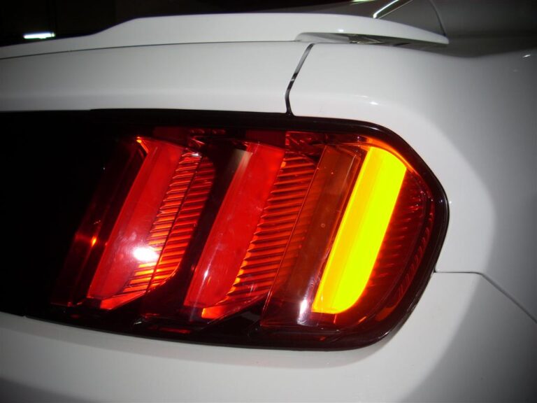 N1 (#ID:29961-29956-medium_large)  Ford Mustang EU luces amarillas 2005-2020 de la categoria + Electricidad y Electrónica y que se encuentra en Alcalá de Henares, new, , con identificador unico - Resumen de imagenes, fotos, fotografias, fotogramas y medios visuales correspondientes al anuncio clasificado como #ID:29961